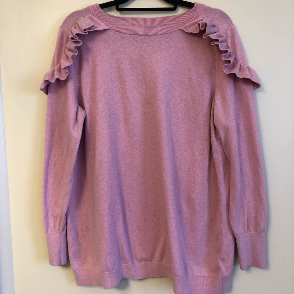 2x Ruffle Trim Top